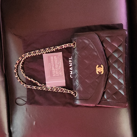 CHANEL Handbags - Chanel Shoulder Bag